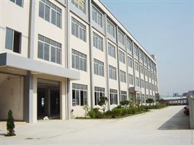 公司专业从事各种塑料机械及塑料制品研究开发,生产销售和技术服务的高科技企业,工厂,厂商-江苏宜兴市兴达塑料机械厂